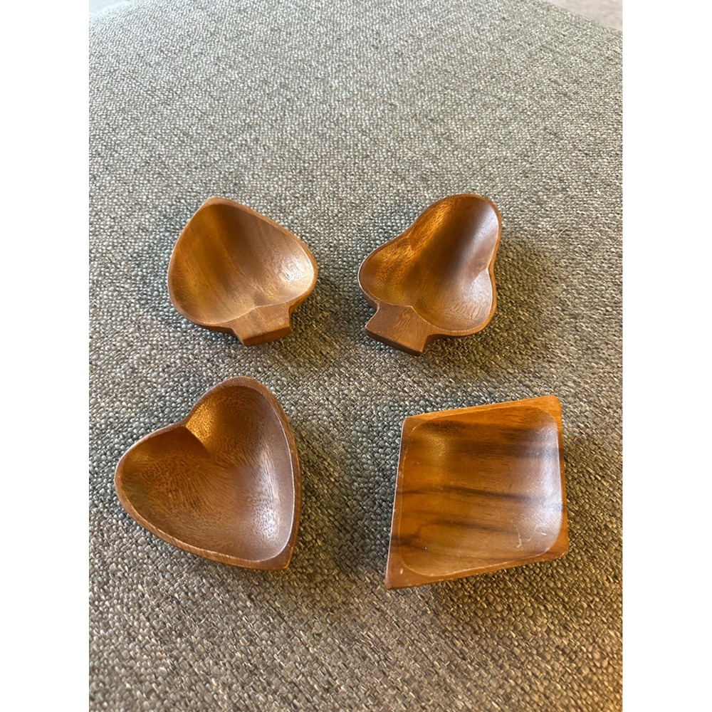 Vintage Set of 4‎ Wooden Trinket Dishes Heart Spade Club Diamond Small Bowls